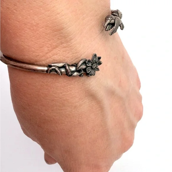 925 Vintage Floral Hummingbird & Flower Silver Bipass Bracelet - Picture 10 of 11